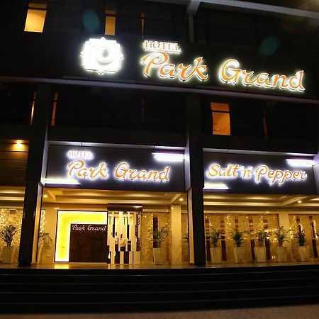 Hotel Park Grand Chandīgarh Eksteriør bilde