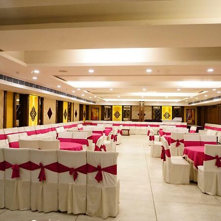 Hotel Park Grand Chandīgarh Eksteriør bilde