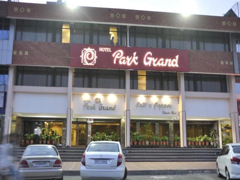Hotel Park Grand Chandīgarh Eksteriør bilde