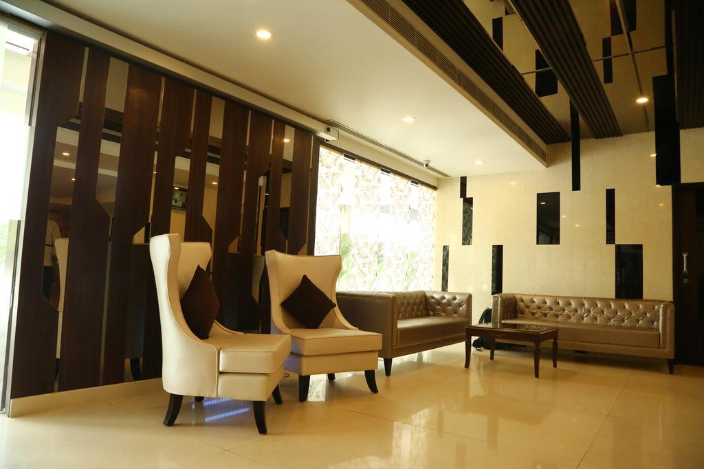 Hotel Park Grand Chandīgarh Eksteriør bilde