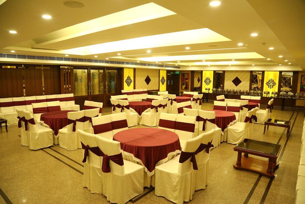 Hotel Park Grand Chandīgarh Eksteriør bilde