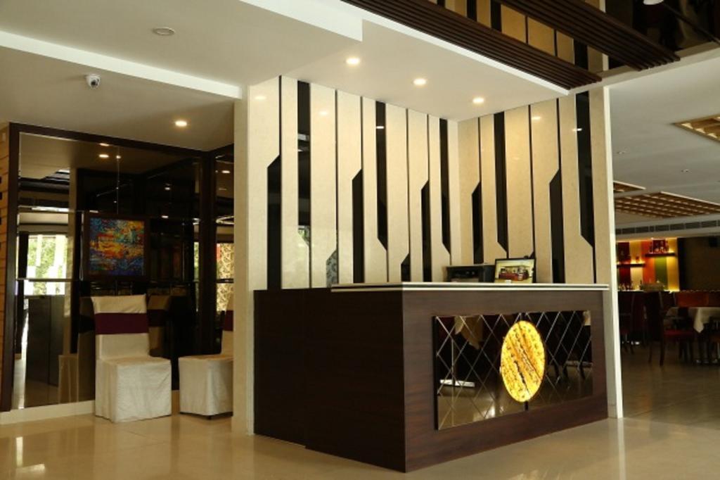 Hotel Park Grand Chandīgarh Eksteriør bilde