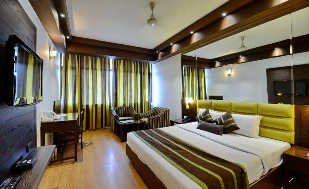 Hotel Park Grand Chandīgarh Eksteriør bilde