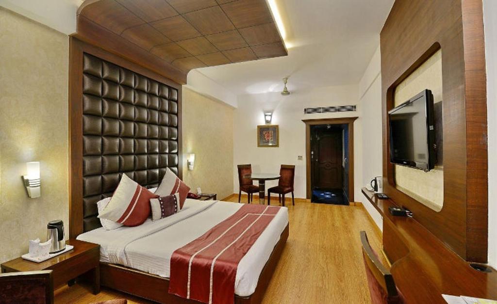 Hotel Park Grand Chandīgarh Eksteriør bilde