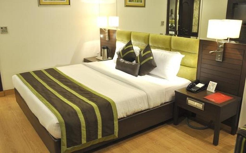Hotel Park Grand Chandīgarh Eksteriør bilde