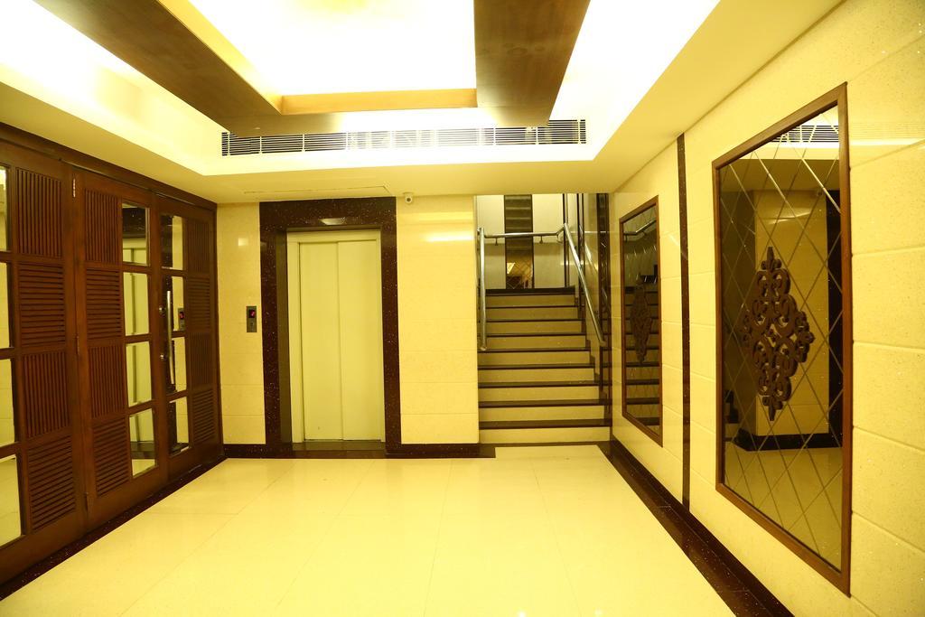 Hotel Park Grand Chandīgarh Eksteriør bilde