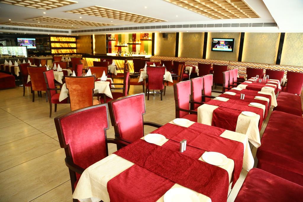 Hotel Park Grand Chandīgarh Eksteriør bilde
