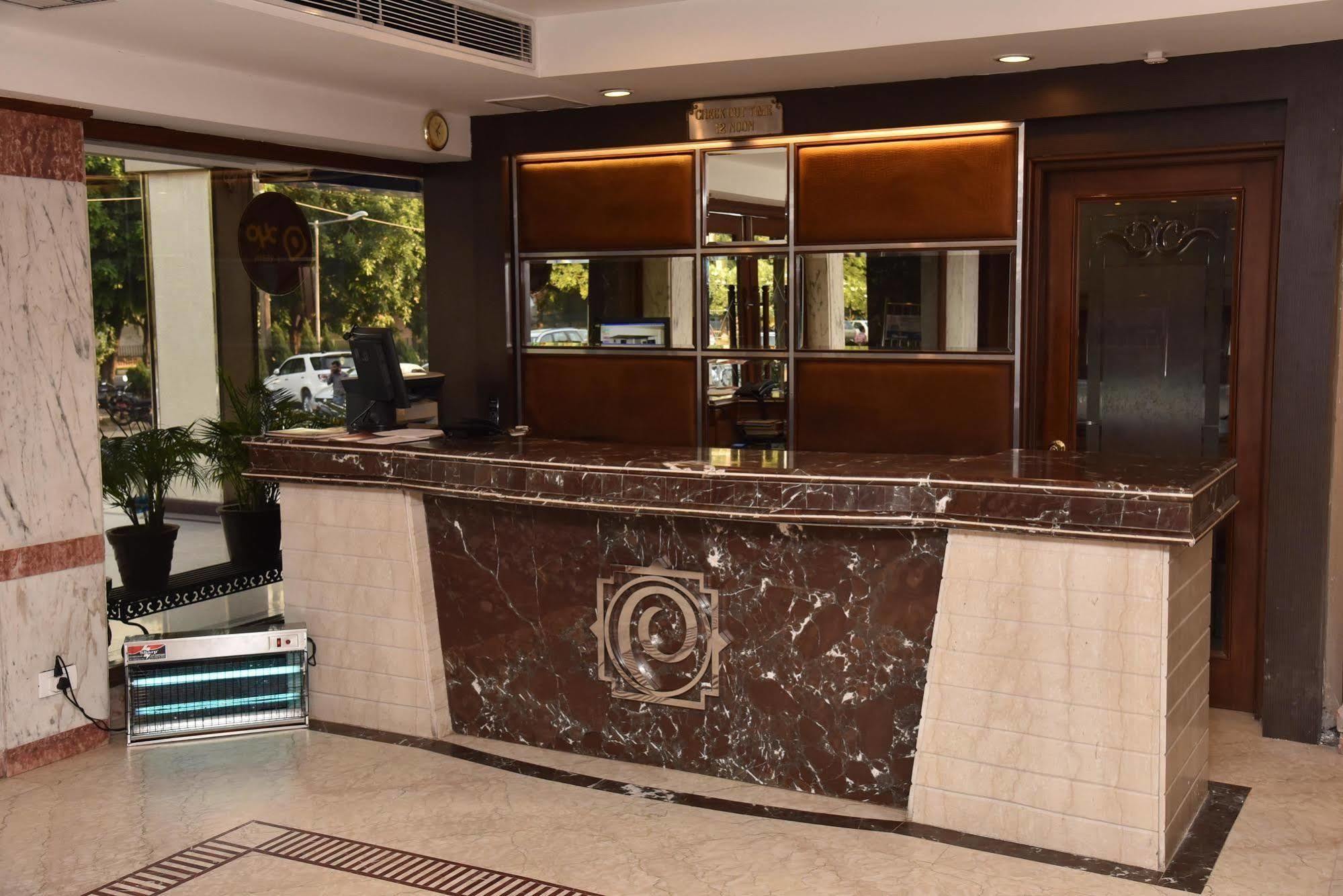 Hotel Park Grand Chandīgarh Eksteriør bilde