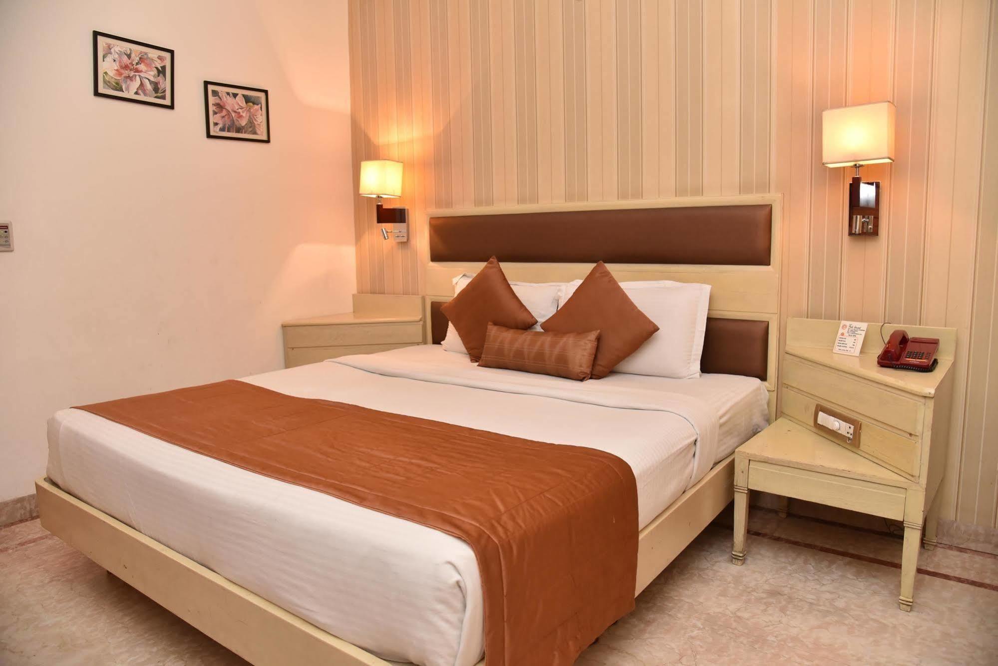 Hotel Park Grand Chandīgarh Eksteriør bilde
