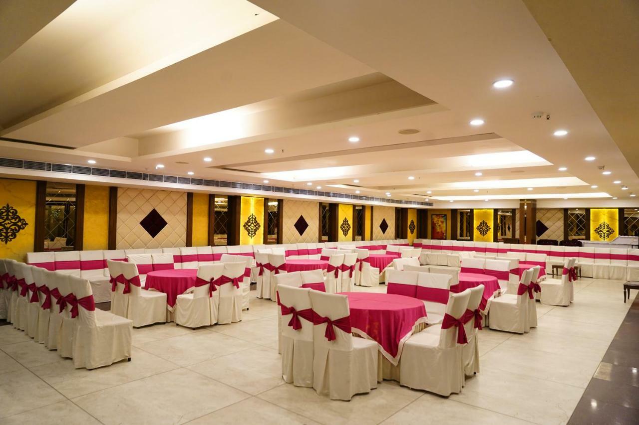 Hotel Park Grand Chandīgarh Eksteriør bilde