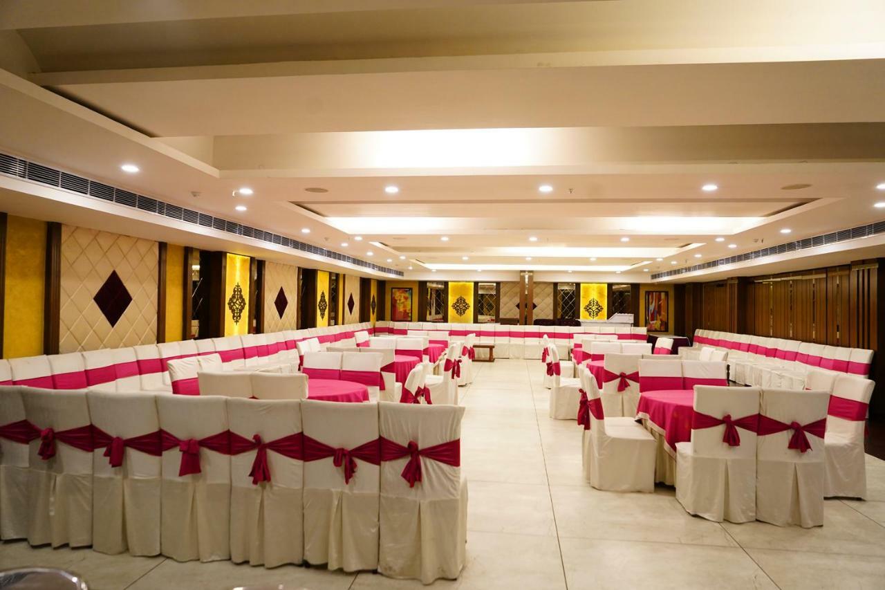 Hotel Park Grand Chandīgarh Eksteriør bilde